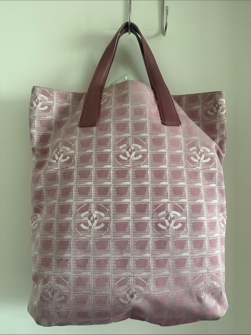 Chanel pink travel ligne canvas tote - Picture 4 of 12